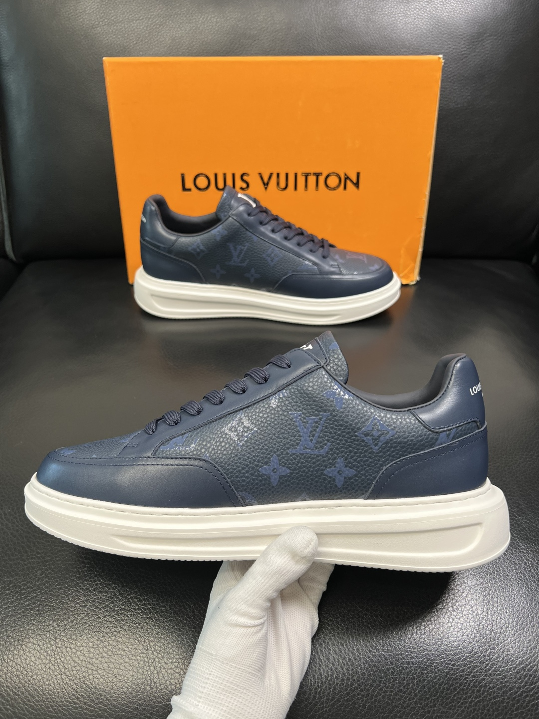 Lv 高品质 顶级工艺品 路易威登，运动板鞋专柜同步，鞋面意大利进口，高品质拼接缤纷色彩复杂工艺品，进口