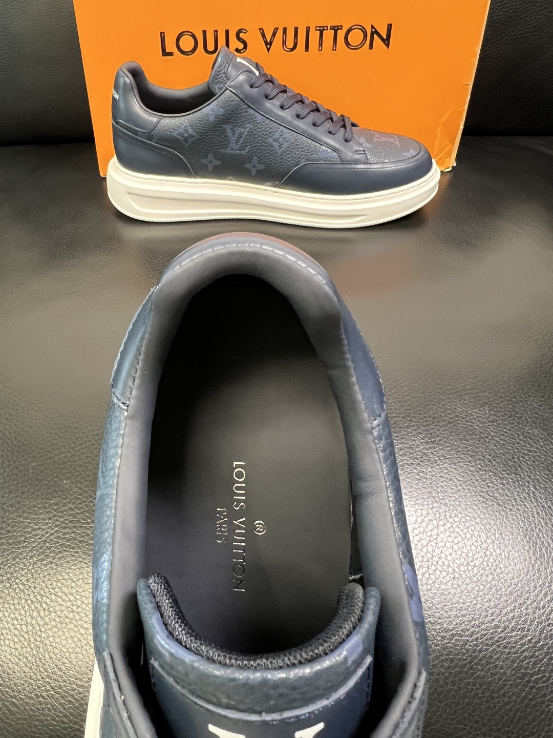 Lv 高品质 顶级工艺品 路易威登，运动板鞋专柜同步，鞋面意大利进口，高品质拼接缤纷色彩复杂工艺品，进口