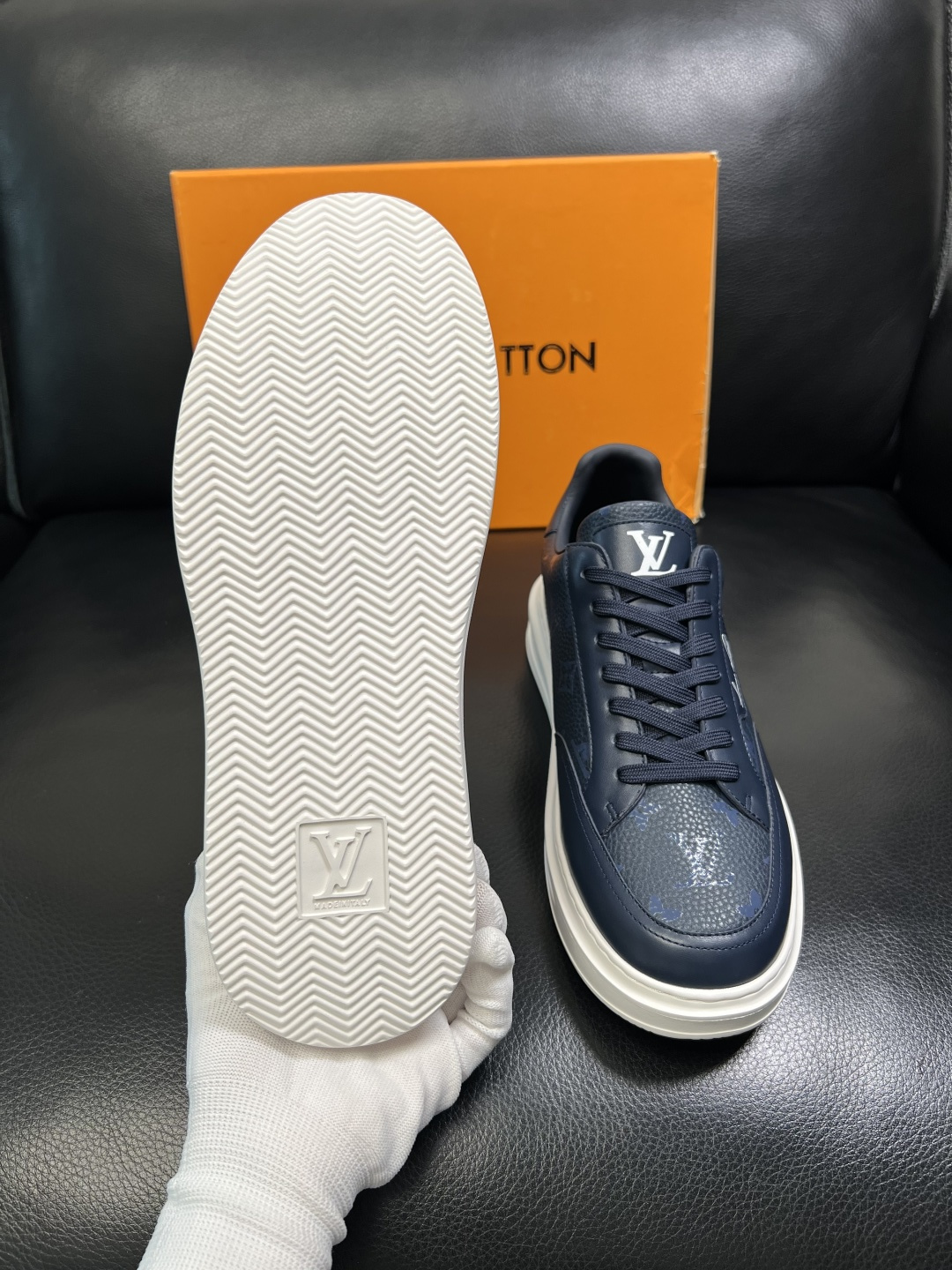 Lv 高品质 顶级工艺品 路易威登，运动板鞋专柜同步，鞋面意大利进口，高品质拼接缤纷色彩复杂工艺品，进口