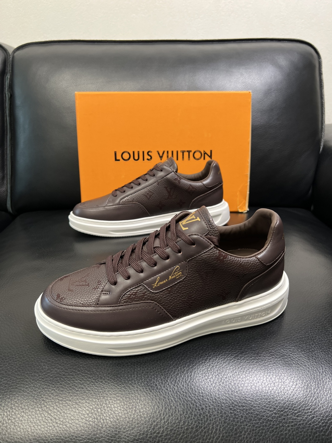 Lv 高品质 顶级工艺品 路易威登，运动板鞋专柜同步，鞋面意大利进口，高品质拼接缤纷色彩复杂工艺品，进口