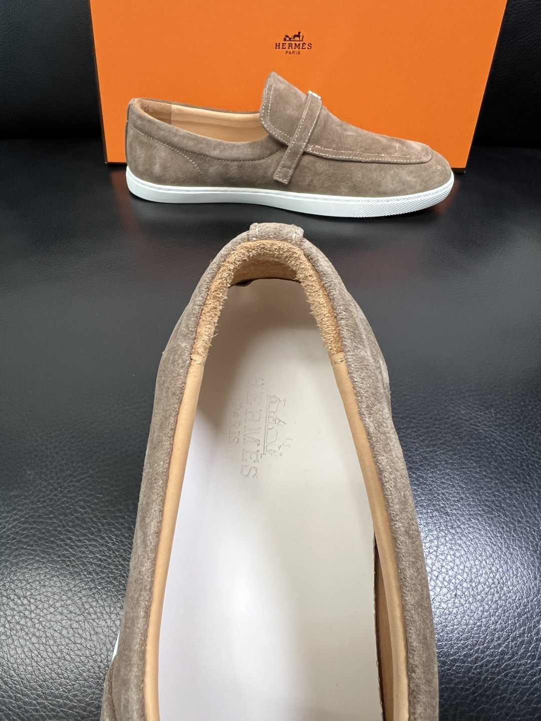 Hermes 高品质 顶级工艺品 爱马仕 专柜同步发售原厂配置，意大利进口原版牛皮面料，高品质拼接工艺，