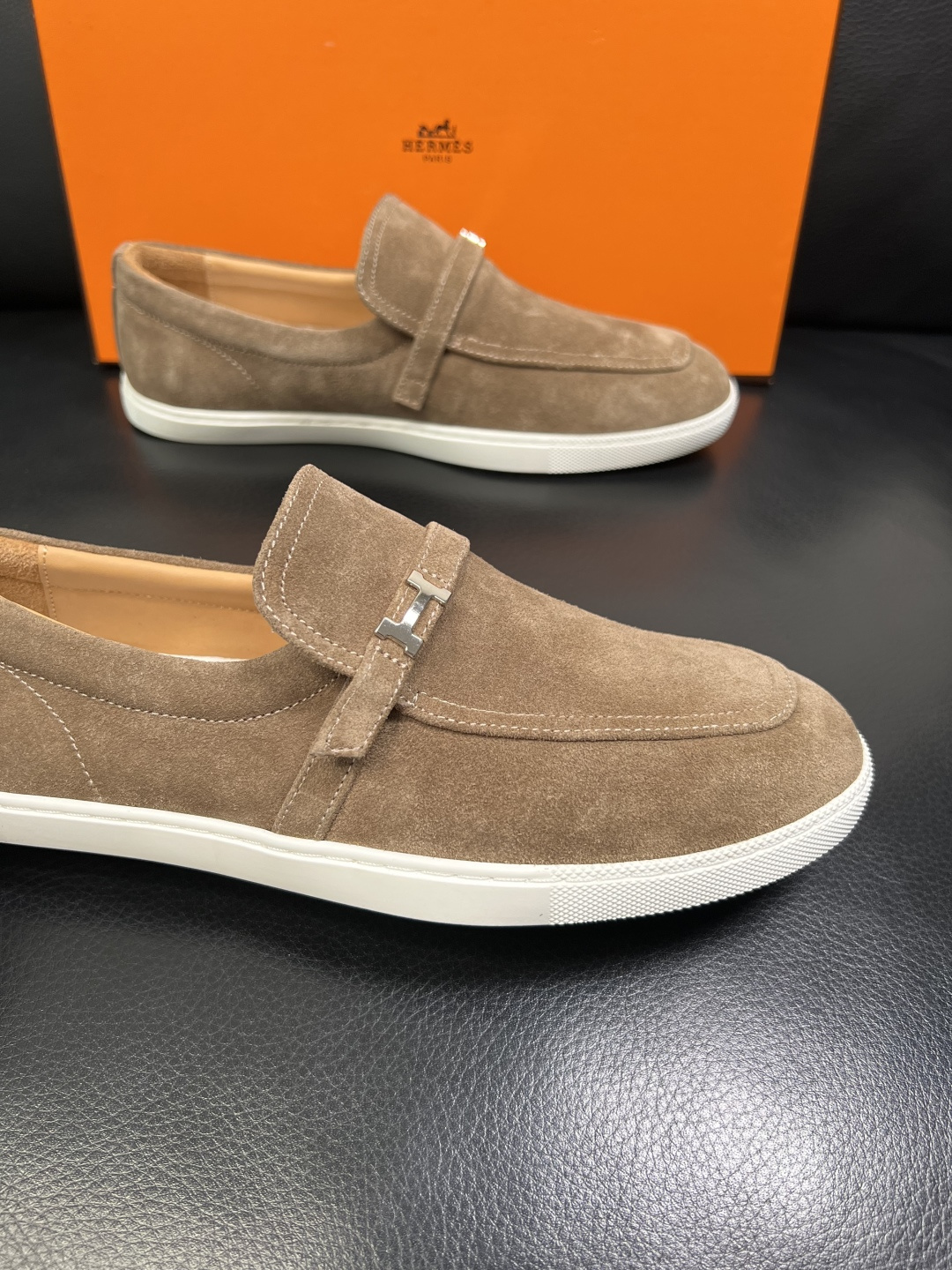 Hermes 高品质 顶级工艺品 爱马仕 专柜同步发售原厂配置，意大利进口原版牛皮面料，高品质拼接工艺，