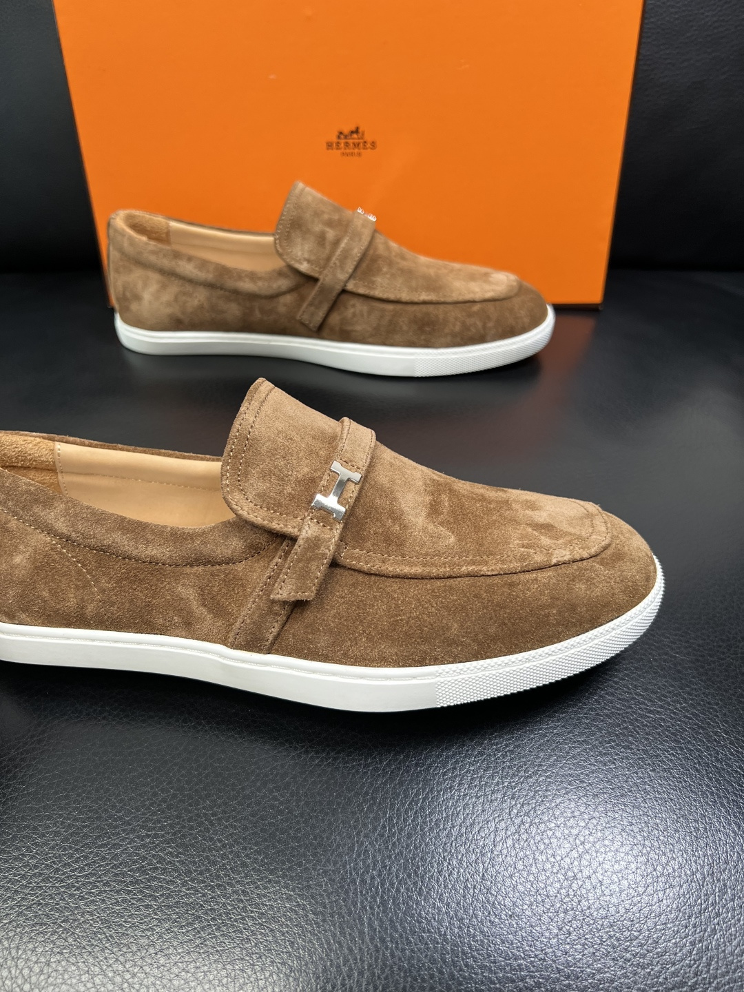 Hermes 高品质 顶级工艺品 爱马仕 专柜同步发售原厂配置，意大利进口原版牛皮面料，高品质拼接工艺，