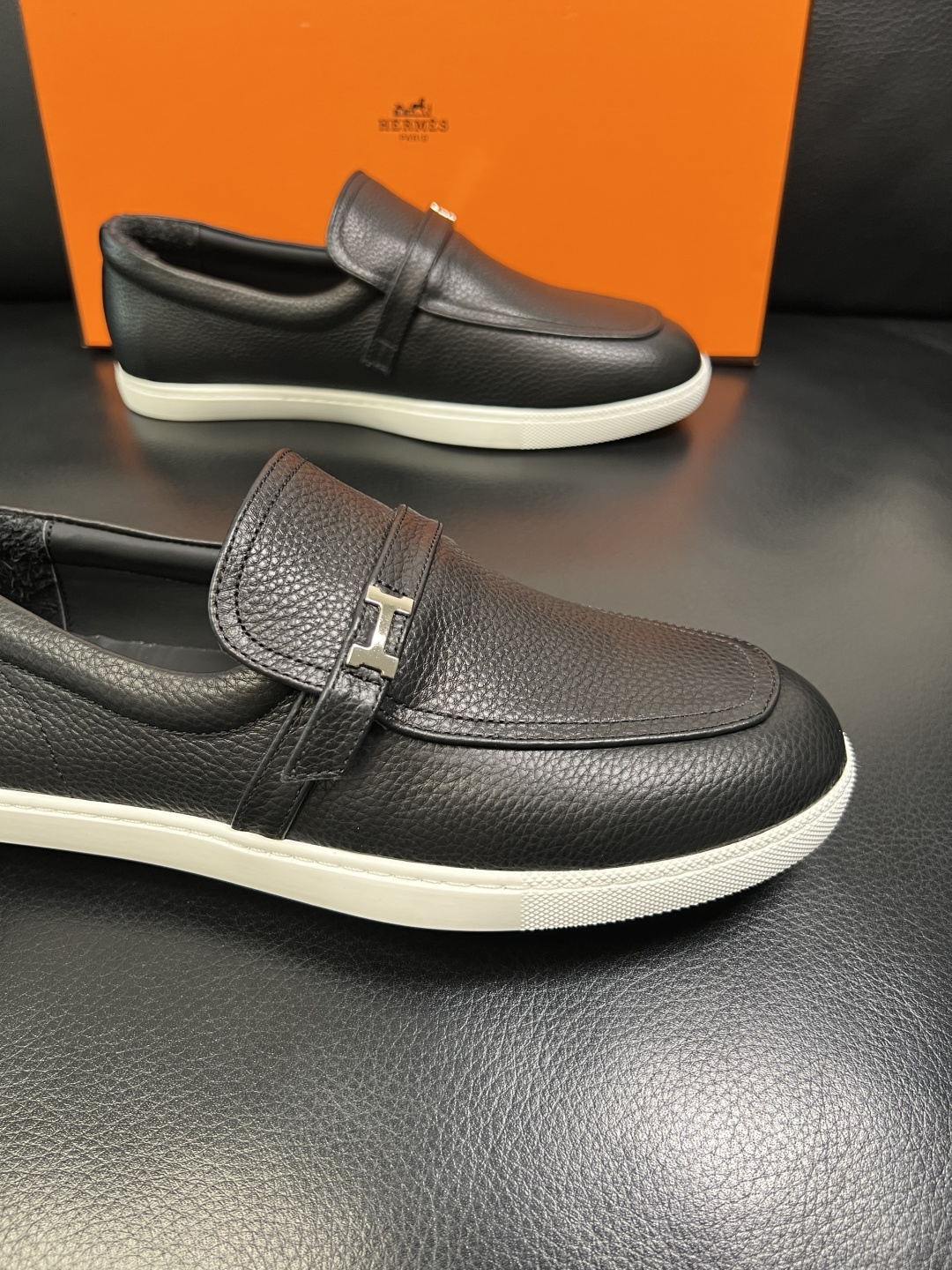 Hermes 高品质 顶级工艺品 爱马仕 专柜同步发售原厂配置，意大利进口原版牛皮面料，高品质拼接工艺，