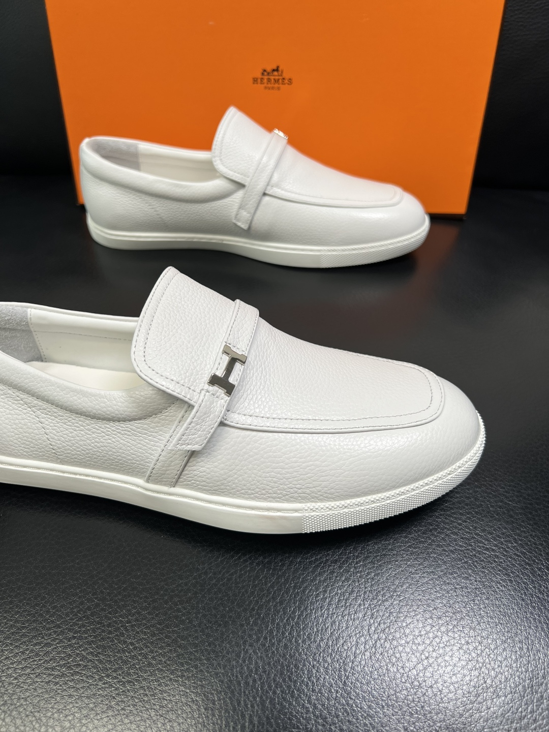 Hermes 高品质 顶级工艺品 爱马仕 专柜同步发售原厂配置，意大利进口原版牛皮面料，高品质拼接工艺，