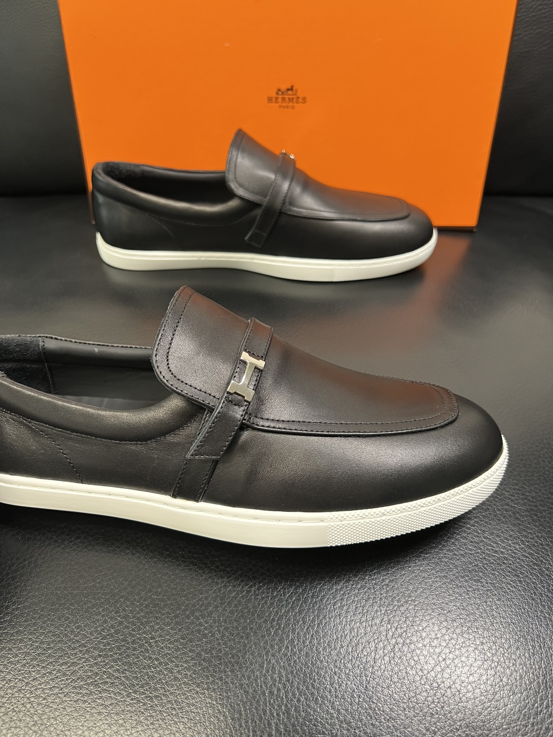 Hermes 高品质 顶级工艺品 爱马仕 专柜同步发售原厂配置，意大利进口原版牛皮面料，高品质拼接工艺，