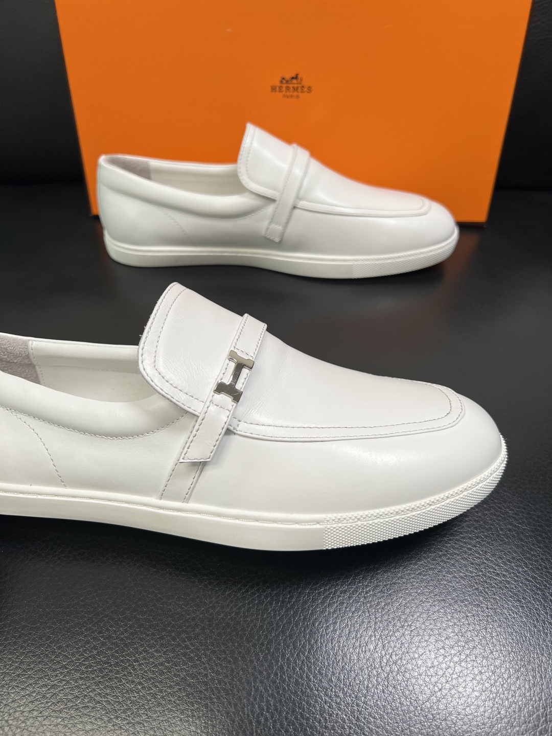 Hermes 高品质 顶级工艺品 爱马仕 专柜同步发售原厂配置，意大利进口原版牛皮面料，高品质拼接工艺，