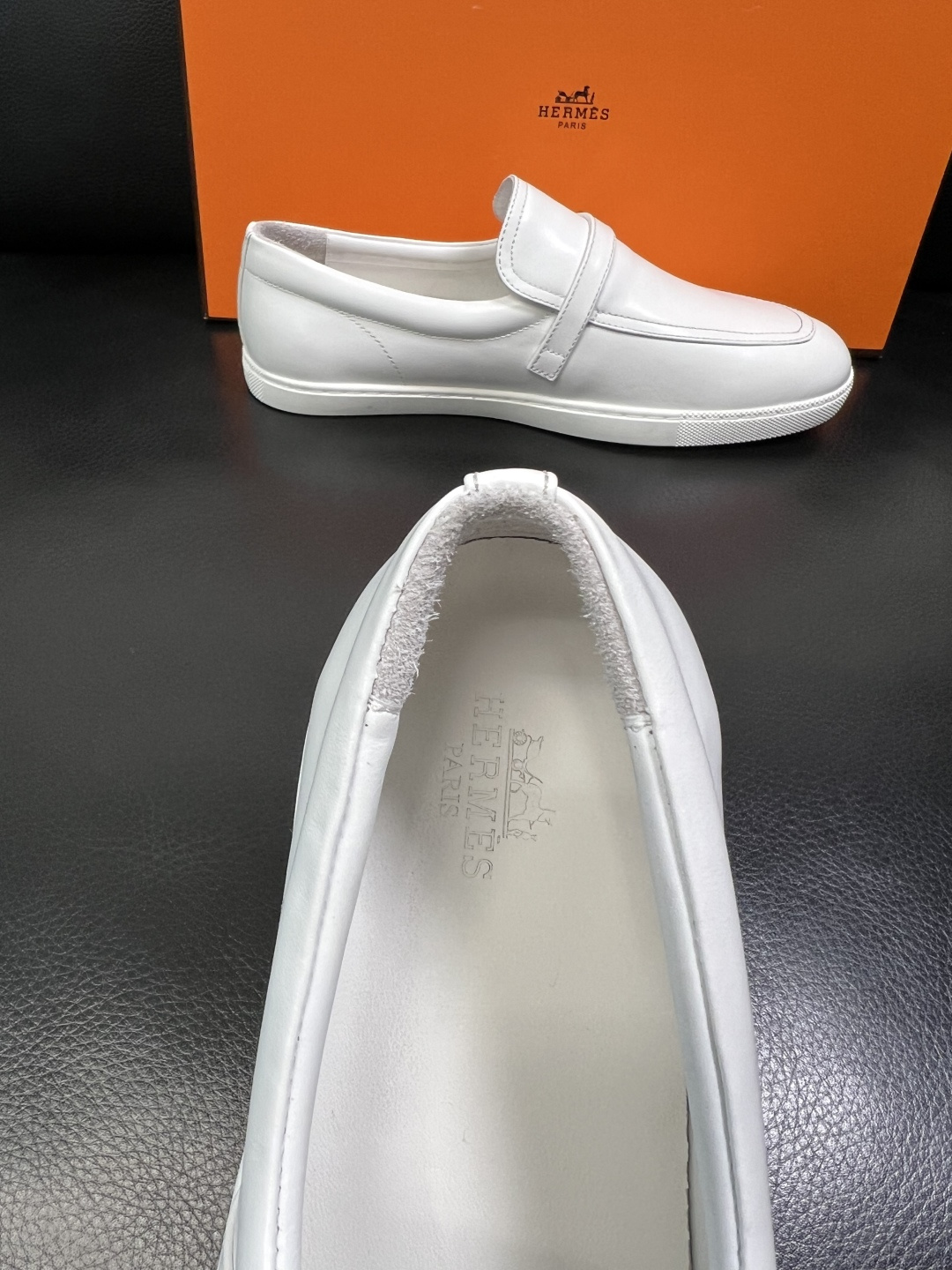 Hermes 高品质 顶级工艺品 爱马仕 专柜同步发售原厂配置，意大利进口原版牛皮面料，高品质拼接工艺，