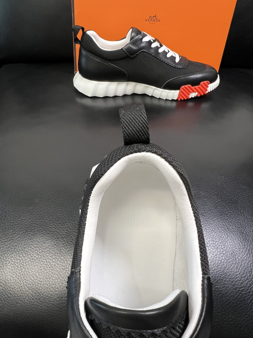 Hermes 高品质 顶级工艺品 爱马仕 专柜同步发售原厂配置，意大利进口原版牛皮面料，高品质拼接工艺，