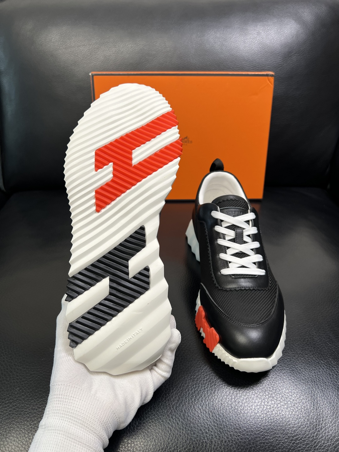 Hermes 高品质 顶级工艺品 爱马仕 专柜同步发售原厂配置，意大利进口原版牛皮面料，高品质拼接工艺，