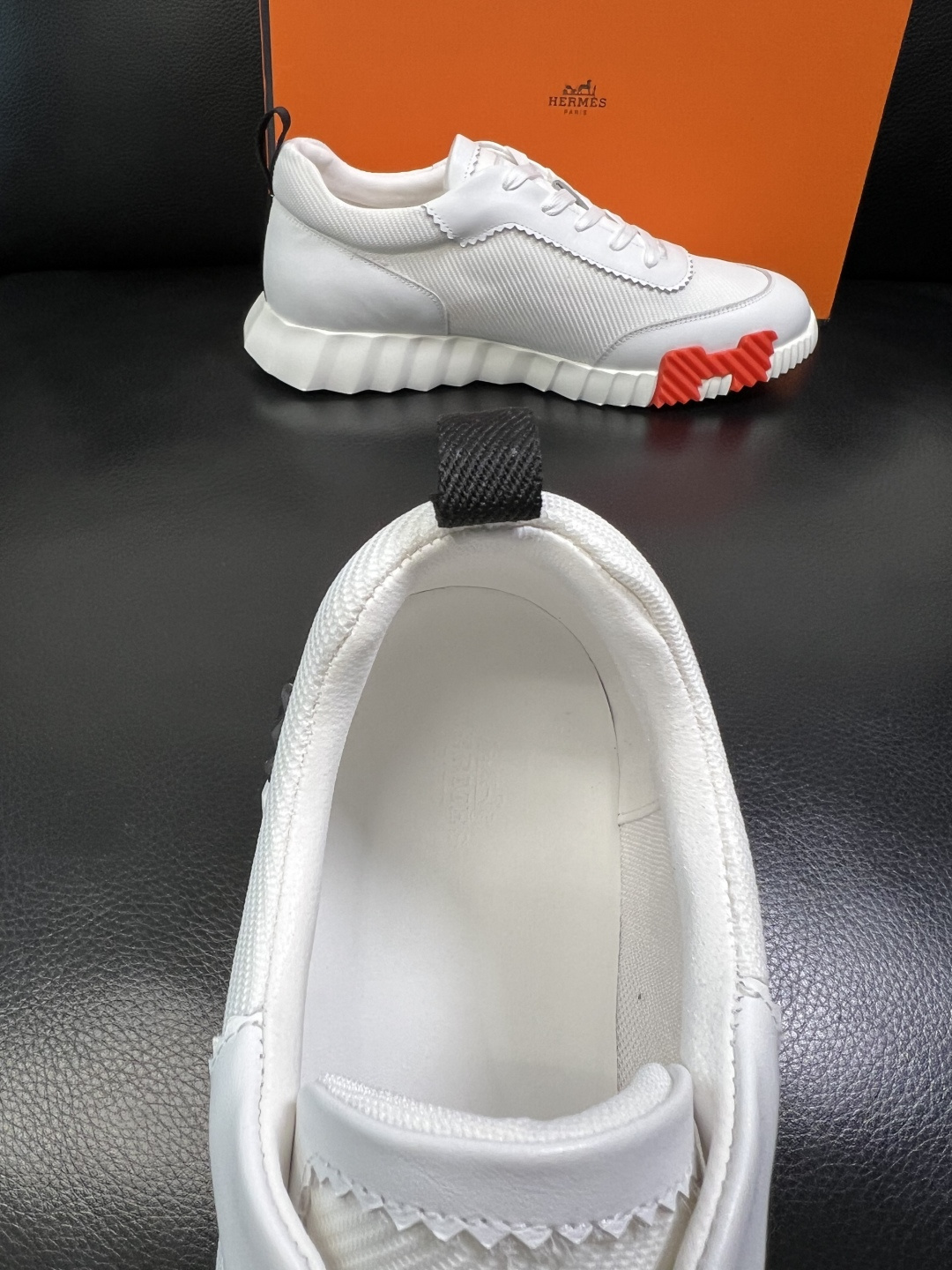 Hermes 高品质 顶级工艺品 爱马仕 专柜同步发售原厂配置，意大利进口原版牛皮面料，高品质拼接工艺，