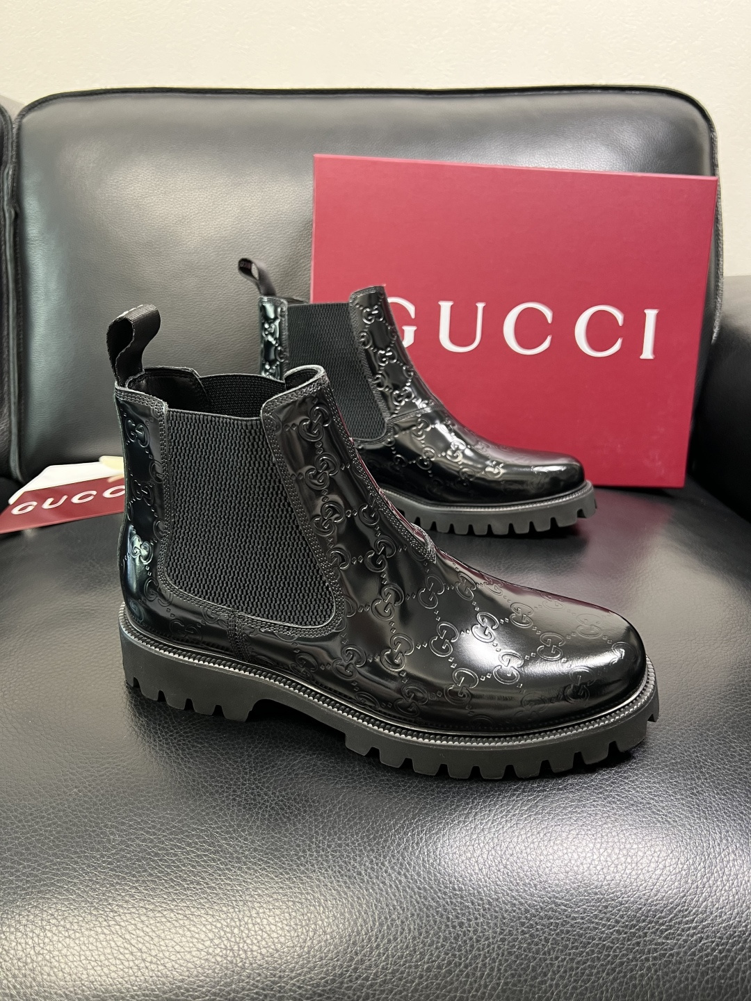 NO:704625,PFerragamo high-quality top crafts Ferragamo high-top boots are available at the counter at the same time with the original configuration, original cowhide imported from Italy, imported water-dyed cowhide, soles specially provided by the original factory and super comfortable, original factory follow-up orders, welcome to compare at the counter simultaneously, code number 39-44 (customized 38 45 46),,ferragamo,ferragamo,boots,cowhide19860909PFerragamo 高品质 顶级工艺品 菲拉格慕 靴子高帮专柜同步发售原厂配置,意大利进口原版牛皮,进口水染牛里 ,鞋底原厂特供原版底超级舒适,原厂跟单货 ,欢迎对比专柜同步,码数 39-44（订做 38 45 46）,,ferragamo,ferragamo,boots,cowhide,Men's shoes