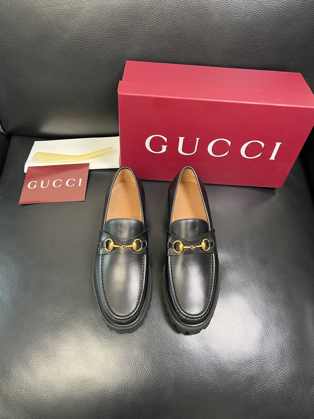 Ferragamo 高品质 顶级工艺品 菲拉格慕 专柜同步发售原厂配置，意大利进口原版牛皮，进口水染牛里