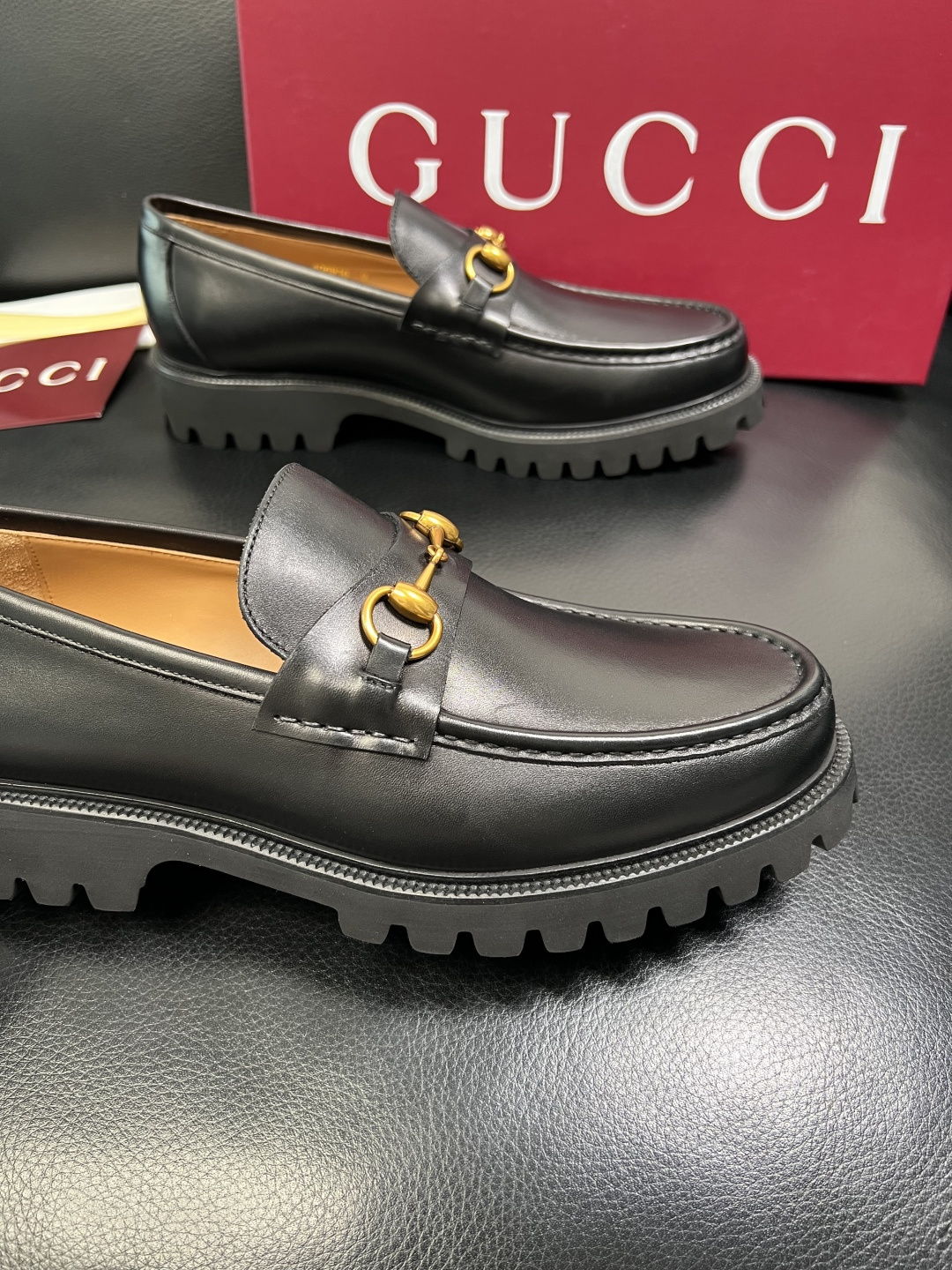 Ferragamo 高品质 顶级工艺品 菲拉格慕 专柜同步发售原厂配置，意大利进口原版牛皮，进口水染牛里