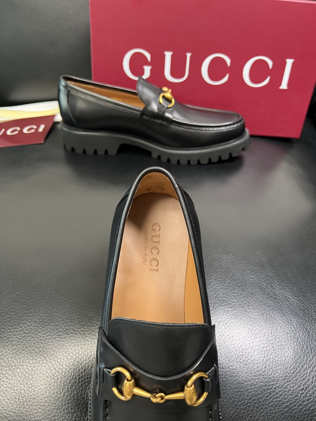 Ferragamo 高品质 顶级工艺品 菲拉格慕 专柜同步发售原厂配置，意大利进口原版牛皮，进口水染牛里