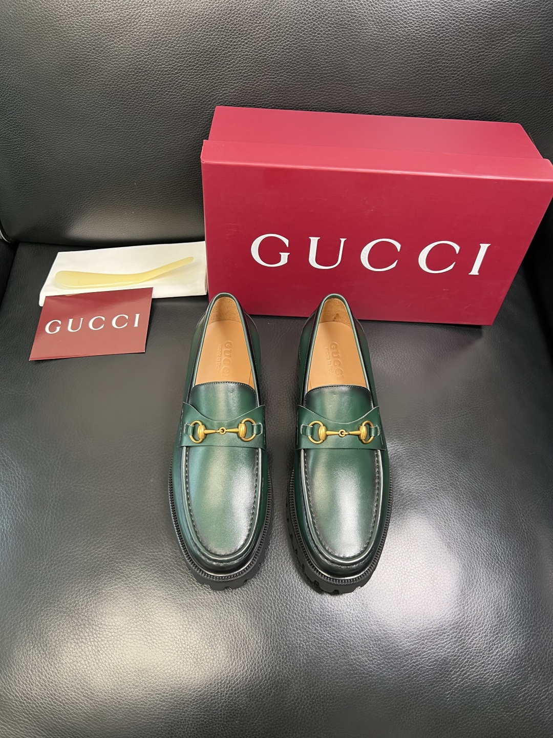 Ferragamo 高品质 顶级工艺品 菲拉格慕 专柜同步发售原厂配置，意大利进口原版牛皮，进口水染牛里