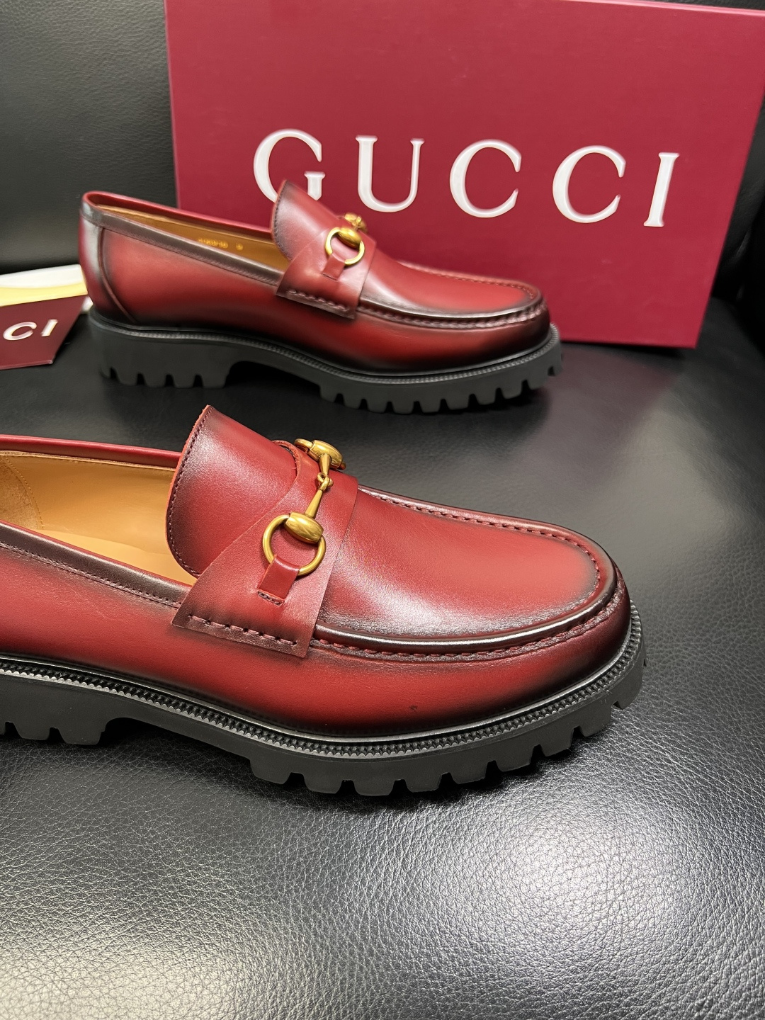 Ferragamo 高品质 顶级工艺品 菲拉格慕 专柜同步发售原厂配置，意大利进口原版牛皮，进口水染牛里