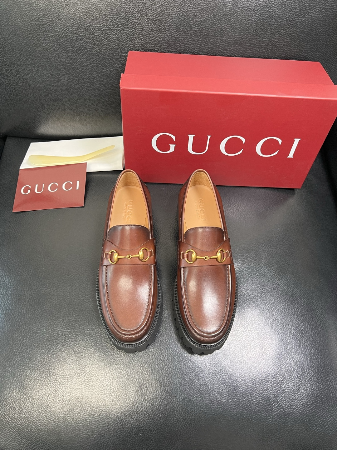 Ferragamo 高品质 顶级工艺品 菲拉格慕 专柜同步发售原厂配置，意大利进口原版牛皮，进口水染牛里