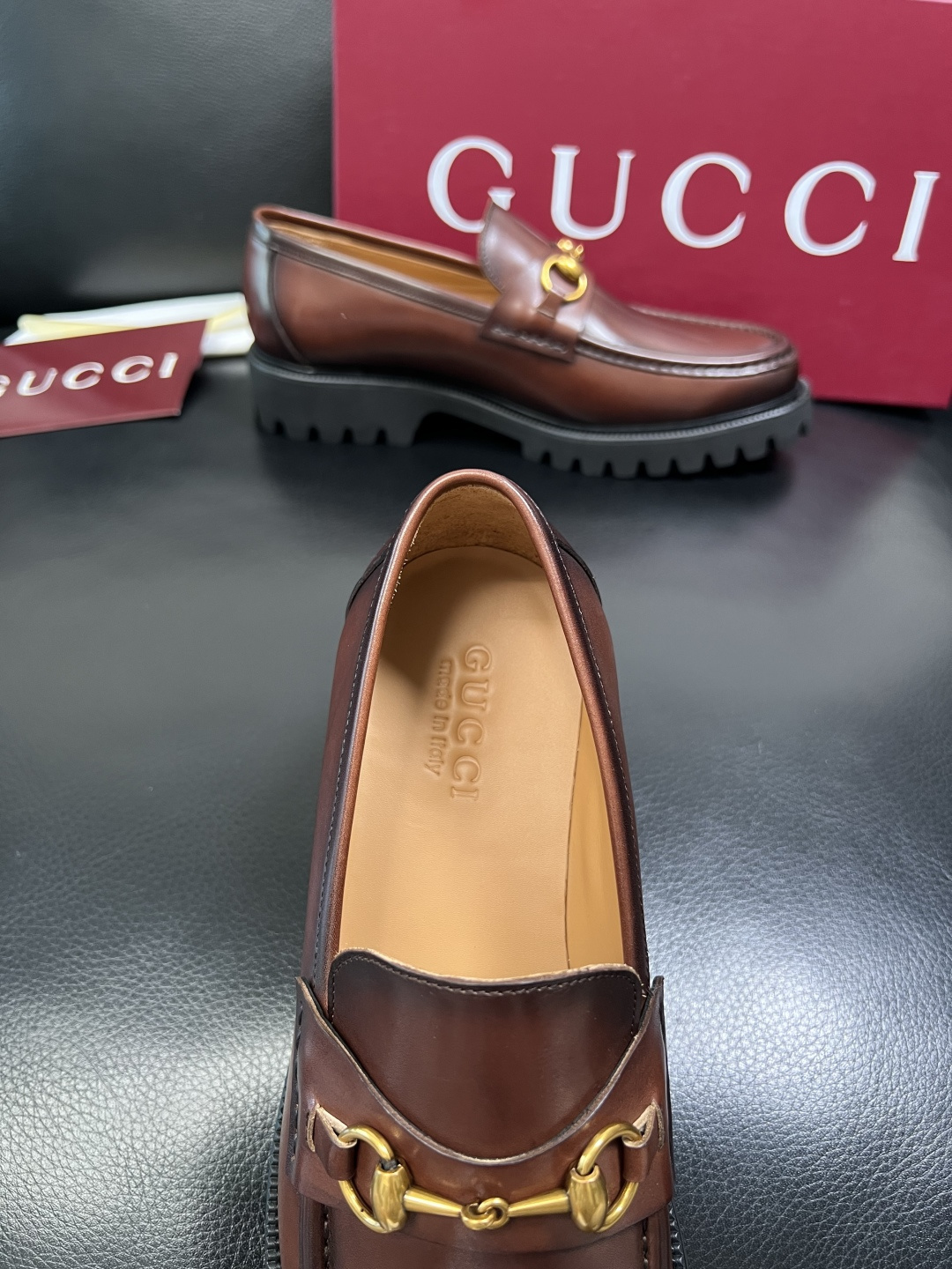 Ferragamo 高品质 顶级工艺品 菲拉格慕 专柜同步发售原厂配置，意大利进口原版牛皮，进口水染牛里