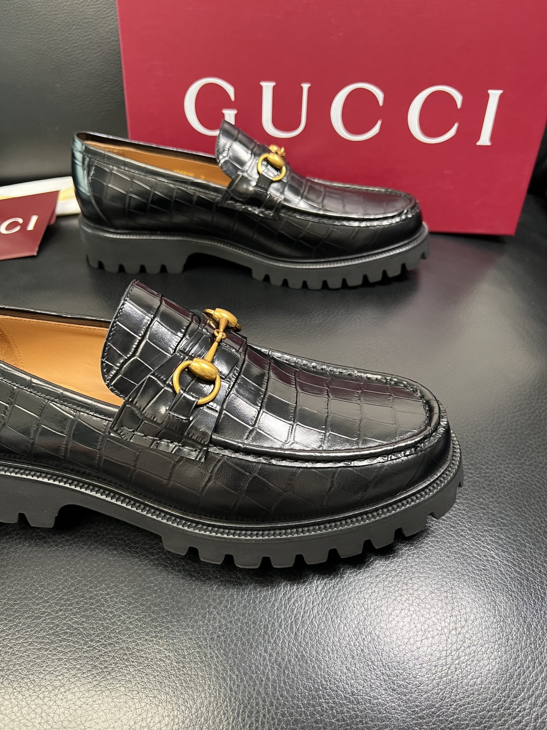 Ferragamo 高品质 顶级工艺品 菲拉格慕 专柜同步发售原厂配置，意大利进口原版牛皮，进口水染牛里