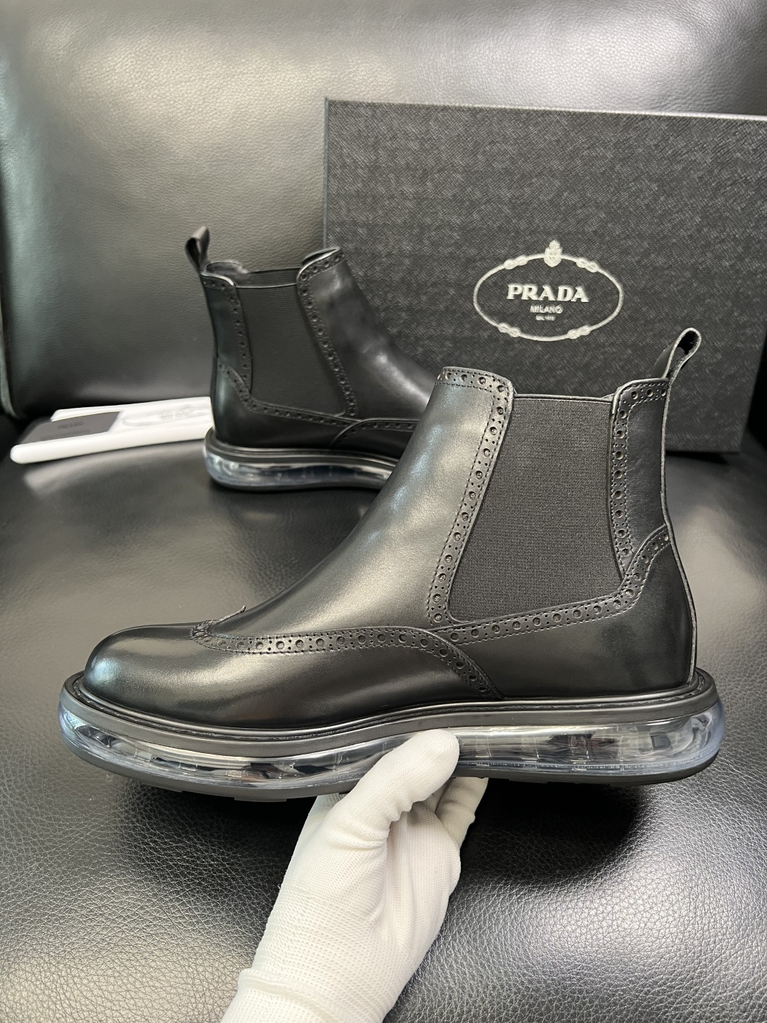 Prada 顶级工艺品，普拉达 专柜同步，靴子高帮原厂配置意大利进口牛皮拼布面料，进口牛皮内里垫，透气舒