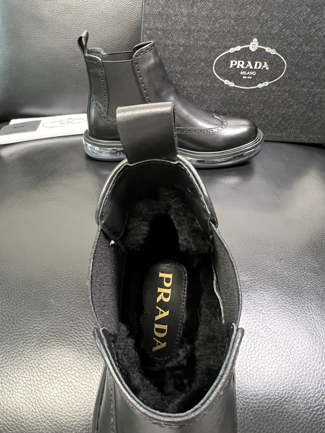 Prada 顶级工艺品，普拉达 专柜同步，靴子高帮原厂配置意大利进口牛皮拼布面料，进口牛皮内里垫，透气舒