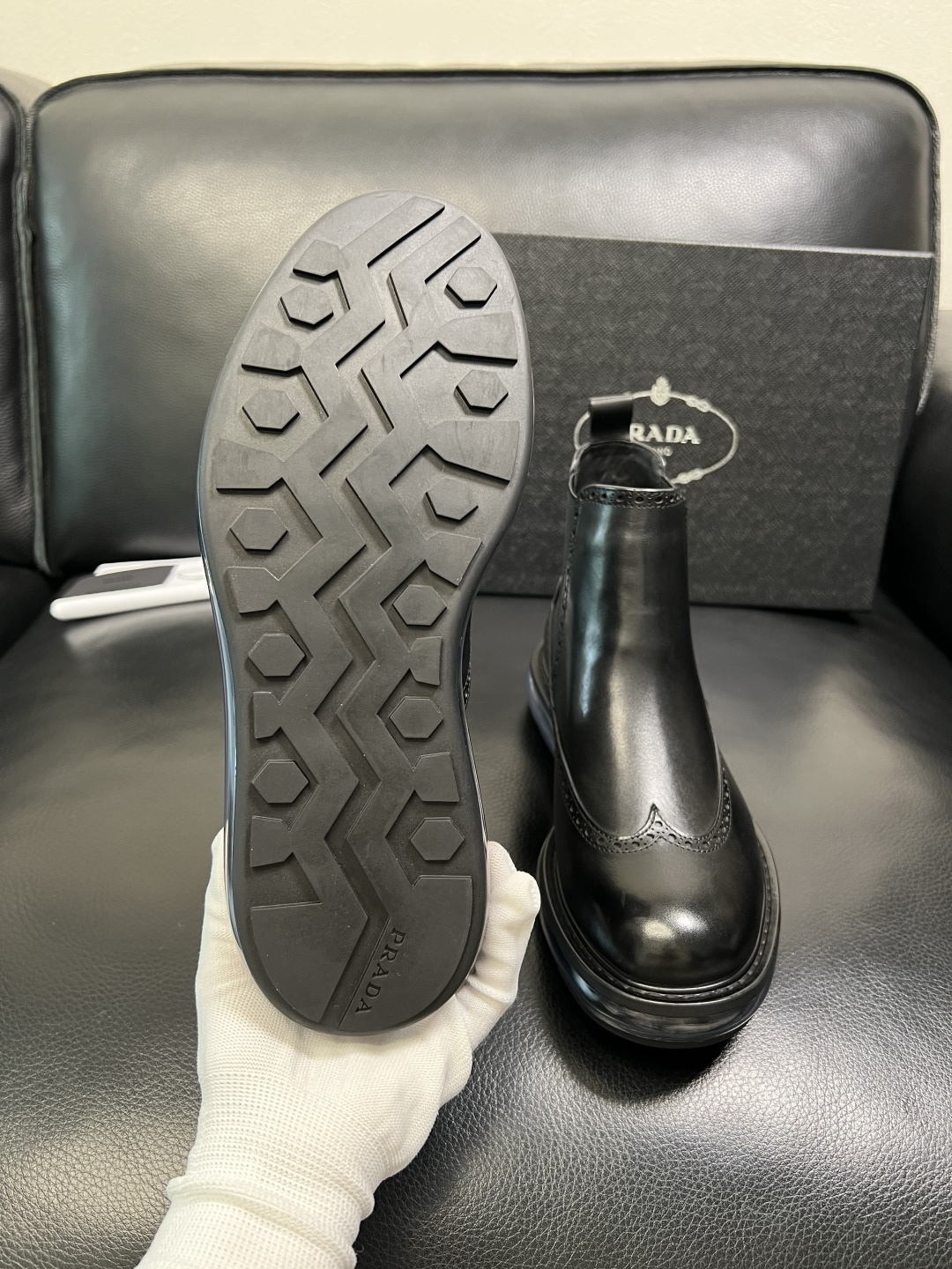 Prada 顶级工艺品，普拉达 专柜同步，靴子高帮原厂配置意大利进口牛皮拼布面料，进口牛皮内里垫，透气舒