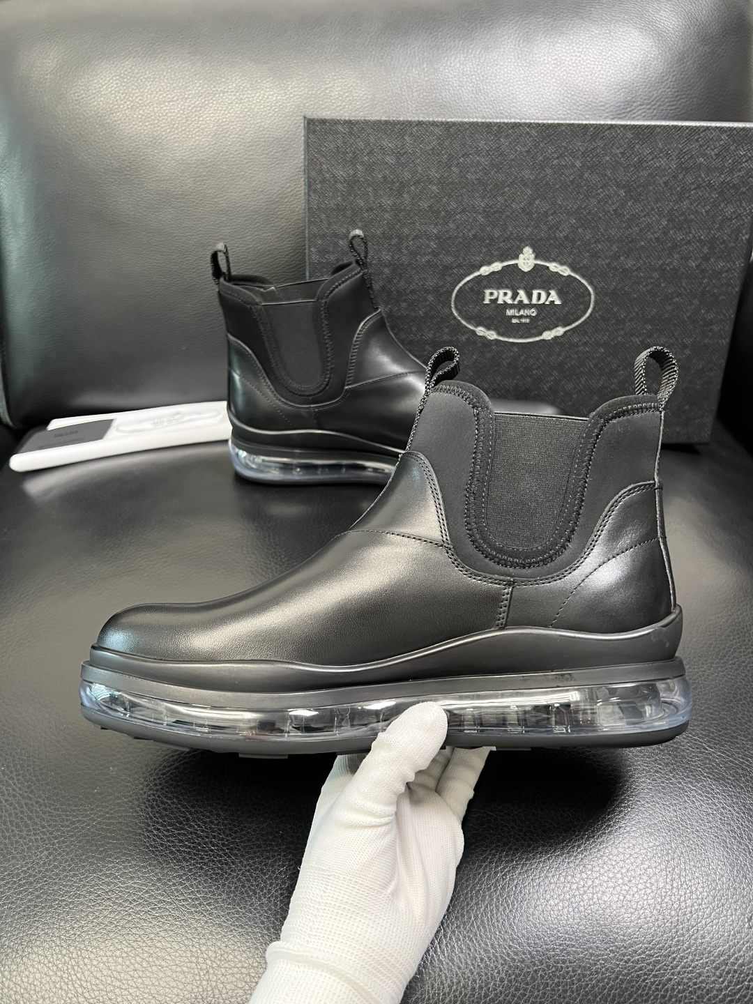 Prada 顶级工艺品，普拉达 专柜同步，靴子高帮原厂配置意大利进口牛皮拼布面料，进口牛皮内里垫，透气舒