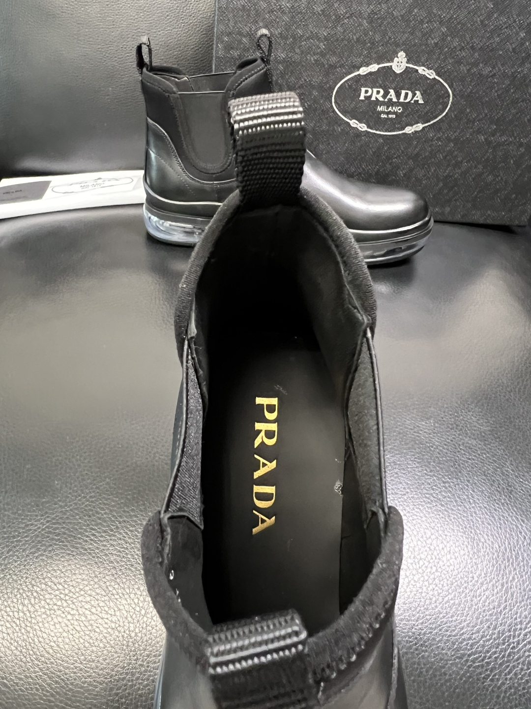 Prada 顶级工艺品，普拉达 专柜同步，靴子高帮原厂配置意大利进口牛皮拼布面料，进口牛皮内里垫，透气舒