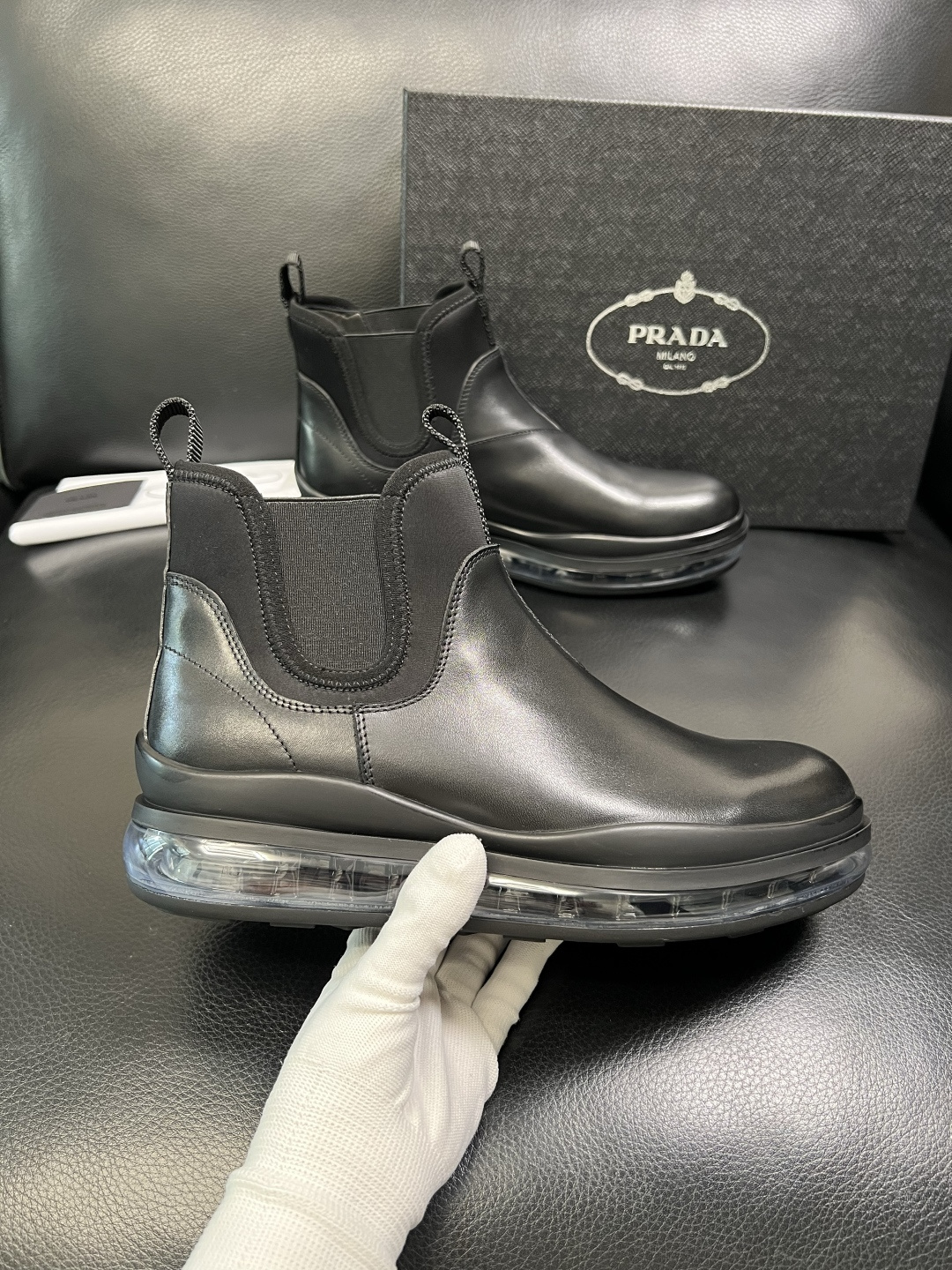 Prada 顶级工艺品，普拉达 专柜同步，靴子高帮原厂配置意大利进口牛皮拼布面料，进口牛皮内里垫，透气舒