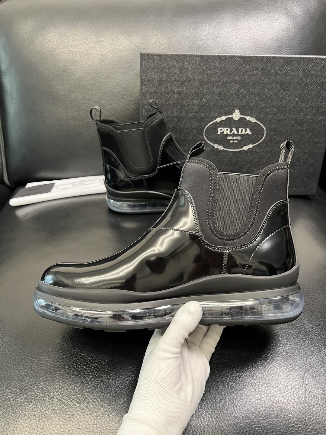 Prada 顶级工艺品，普拉达 专柜同步，靴子高帮原厂配置意大利进口牛皮拼布面料，进口牛皮内里垫，透气舒