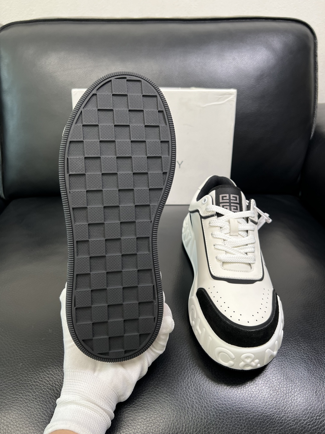 Givenchy 高品质 顶级工艺品 纪梵希 专柜同步原厂配置，意大利进口牛皮搭配面料，全鞋配件私模打造