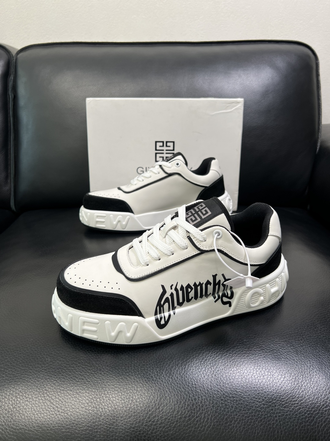 Givenchy 高品质 顶级工艺品 纪梵希 专柜同步原厂配置，意大利进口牛皮搭配面料，全鞋配件私模打造