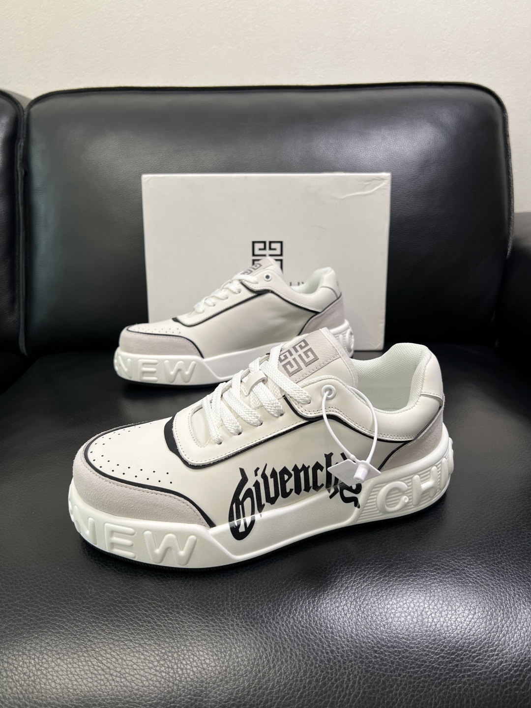 Givenchy 高品质 顶级工艺品 纪梵希 专柜同步原厂配置，意大利进口牛皮搭配面料，全鞋配件私模打造