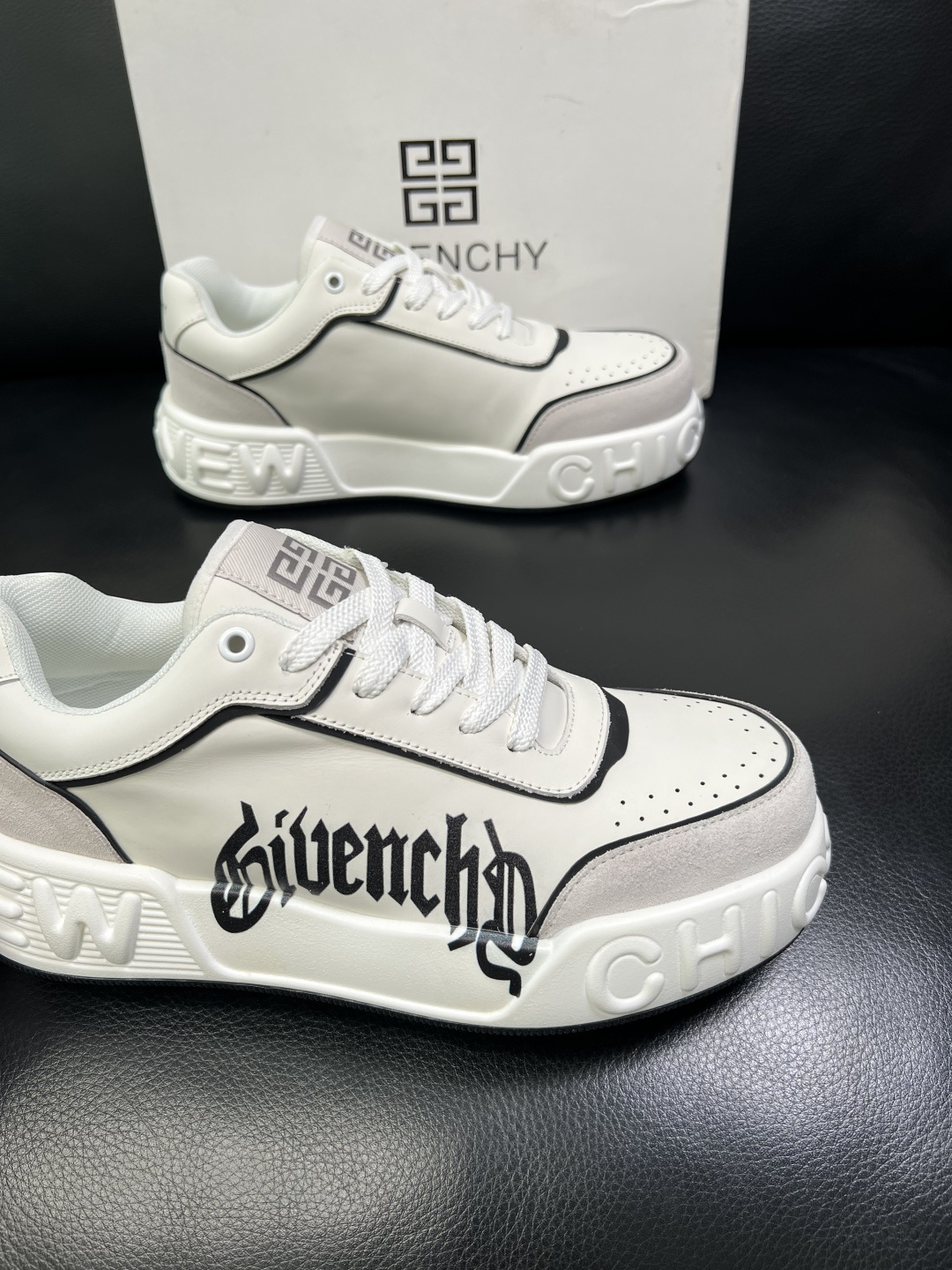 Givenchy 高品质 顶级工艺品 纪梵希 专柜同步原厂配置，意大利进口牛皮搭配面料，全鞋配件私模打造
