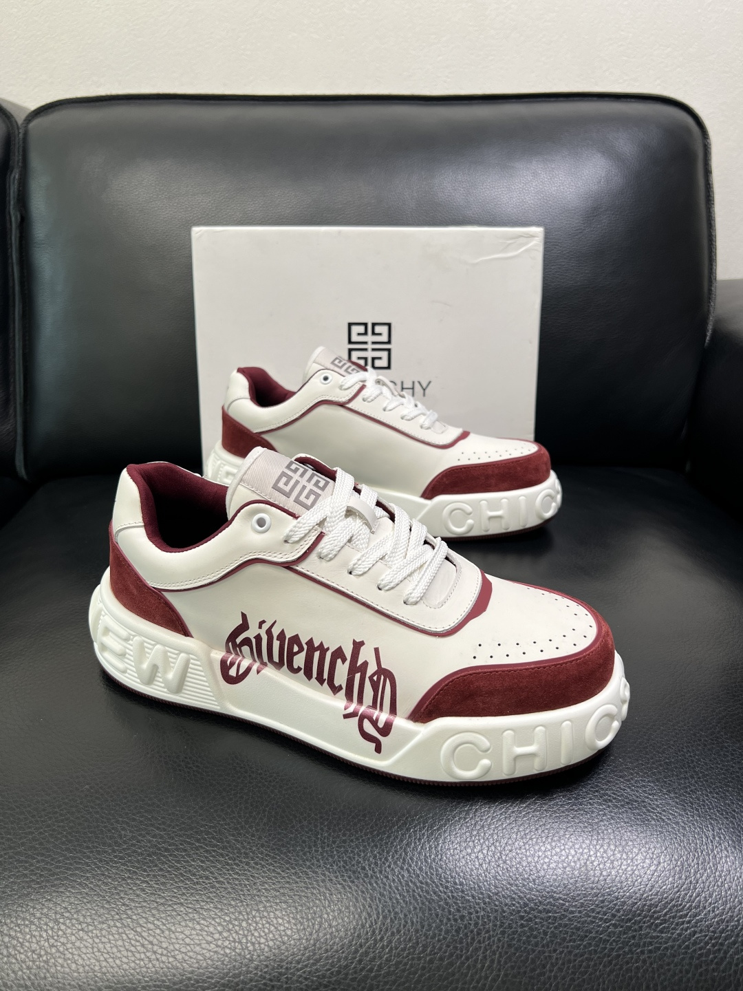 NO:704690,Givenchy high-quality top crafts Givenchy counters are equipped with original factory configurations, Italian imported cowhide and fabrics, all shoe accessories are made from private molds, soft and comfortable mesh inner pads, soles are original and super comfortable, original factory and single goods, welcome to compare, code number 39-44 (customized 38 45),,givenchy,givenchy,cowhide19860909Givenchy 高品质 顶级工艺品 纪梵希 专柜同步原厂配置,意大利进口牛皮搭配面料,全鞋配件私模打造,柔软舒适网布内里垫,鞋底原厂特供原版超级舒适,原厂跟单货,欢迎对比, 码数 39-44 (订做 38 45 ),,givenchy,givenchy,cowhide,Men's shoes