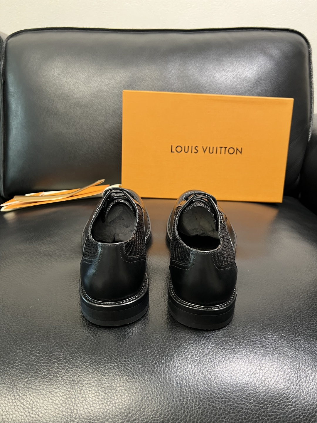 Lv 高品质 顶级工艺品 路易威登 皮鞋专柜同步原厂配置，蛇皮鞋面意大利进口，进口水染牛皮内里，鞋底：原