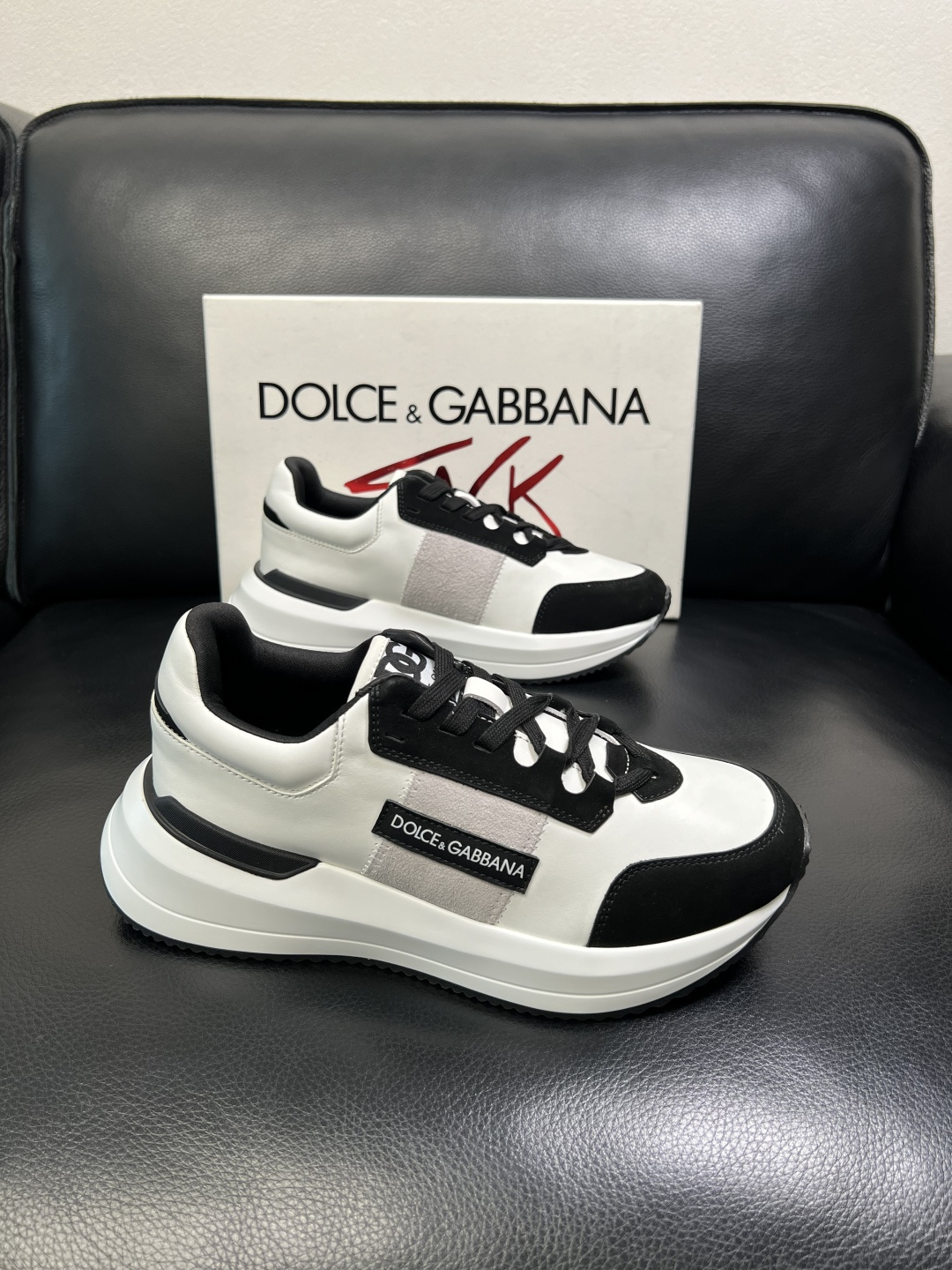 NO:704787,Dolce & Gabbana's high-quality top crafts, Dolce & Gabbana's popular counter new products are synchronized, uppers are imported cowhide fabrics from Italy, high-quality complex craftsmanship, imported water-dyed cowhide pads, original soles are specially provided by the original factory, exclusive movable molded soles are super comfortable, original factory and single goods, welcome to compare, code number 39-44 (customized 38 45),, Dolce&Gabbana, Dolce&Gabbana, cowhide19860909Dolce & Gabbana高品质 顶级工艺品 杜嘉班纳 爆款专柜新品同步,鞋面意大利进口牛皮面料,高品质复杂工艺,进口水染牛皮垫,鞋底原厂特供原版底,独家活动成型底超级舒适,原厂跟单货, 欢迎对比,码数 39-44（订做38 45）,,Dolce&Gabbana,Dolce&Gabbana,cowhide,Men's shoes