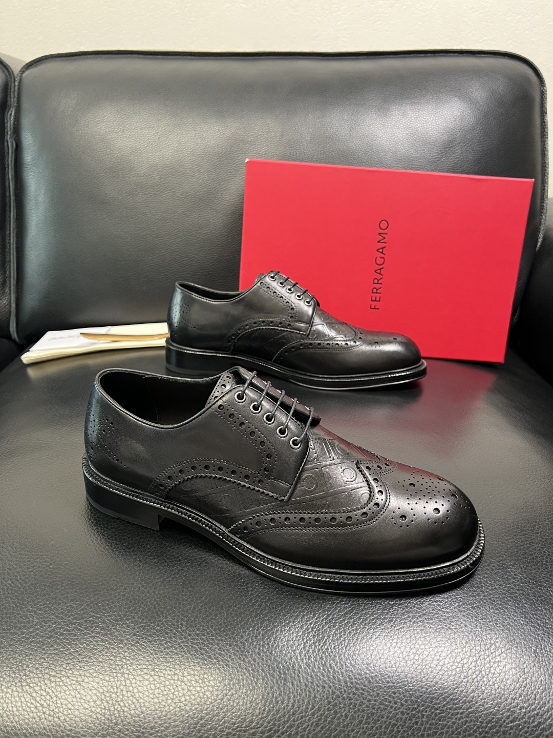 Ferragamo 高品质 顶级工艺品 菲拉格慕 皮鞋 专柜同步发售原厂配置，意大利进口原版牛皮，进口水