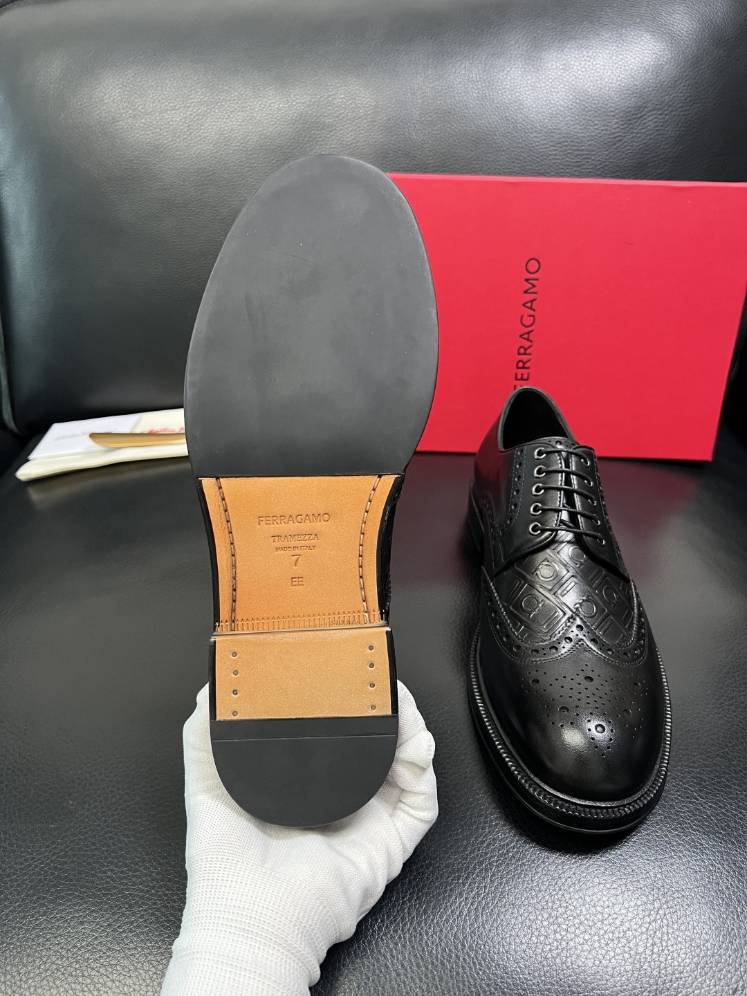 Ferragamo 高品质 顶级工艺品 菲拉格慕 皮鞋 专柜同步发售原厂配置，意大利进口原版牛皮，进口水