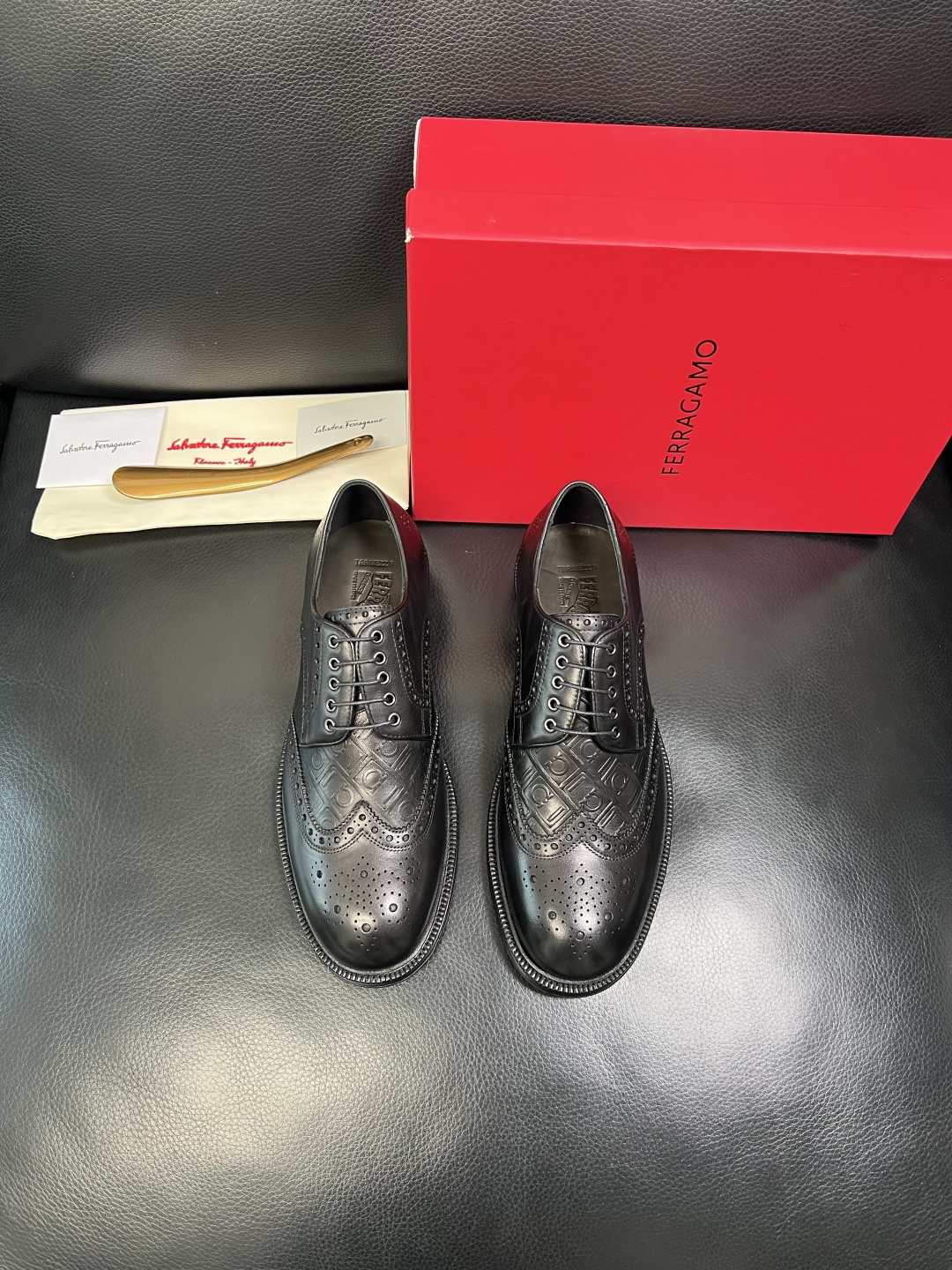 Ferragamo 高品质 顶级工艺品 菲拉格慕 皮鞋 专柜同步发售原厂配置，意大利进口原版牛皮，进口水