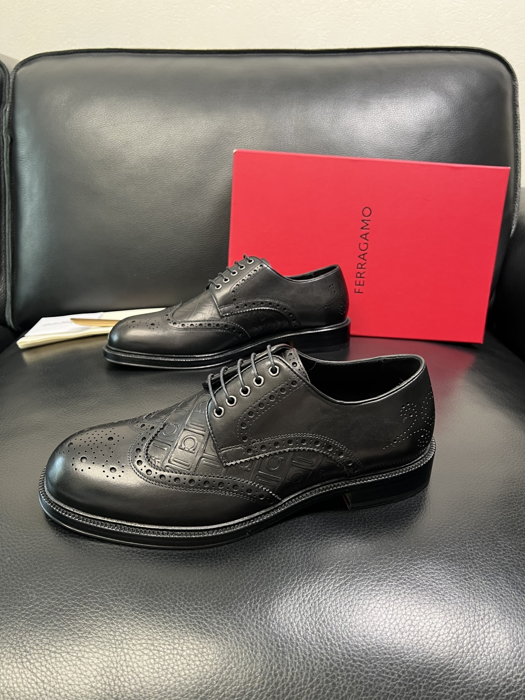 Ferragamo 高品质 顶级工艺品 菲拉格慕 皮鞋 专柜同步发售原厂配置，意大利进口原版牛皮，进口水