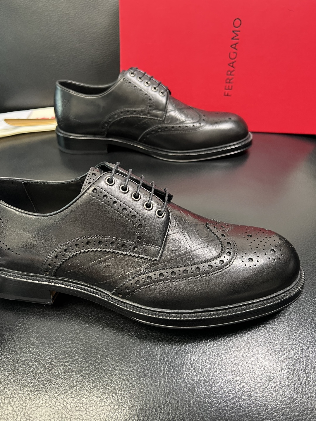 Ferragamo 高品质 顶级工艺品 菲拉格慕 皮鞋 专柜同步发售原厂配置，意大利进口原版牛皮，进口水