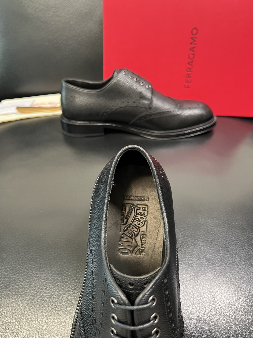 Ferragamo 高品质 顶级工艺品 菲拉格慕 皮鞋 专柜同步发售原厂配置，意大利进口原版牛皮，进口水