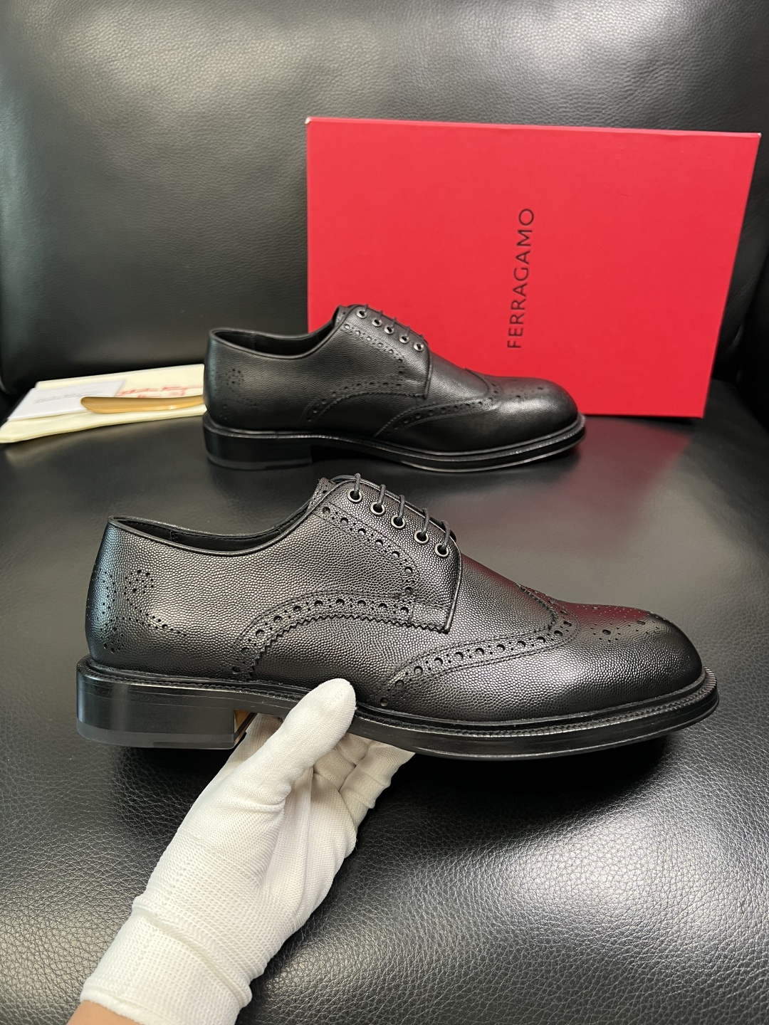 Ferragamo 高品质 顶级工艺品 菲拉格慕 皮鞋 专柜同步发售原厂配置，意大利进口原版牛皮，进口水