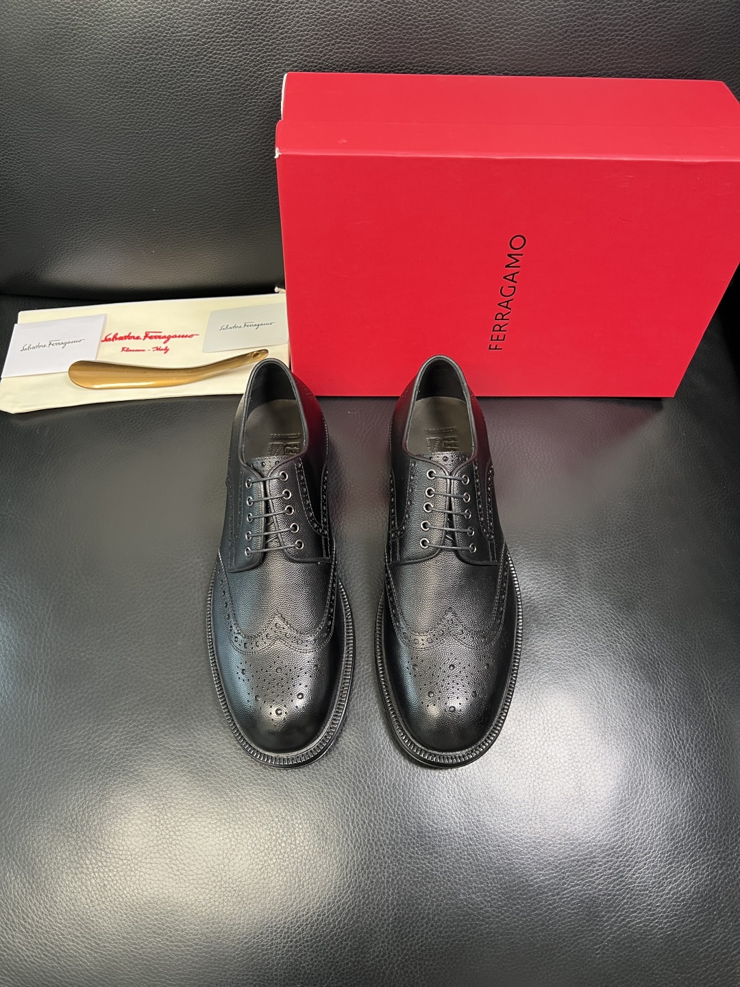 Ferragamo 高品质 顶级工艺品 菲拉格慕 皮鞋 专柜同步发售原厂配置，意大利进口原版牛皮，进口水