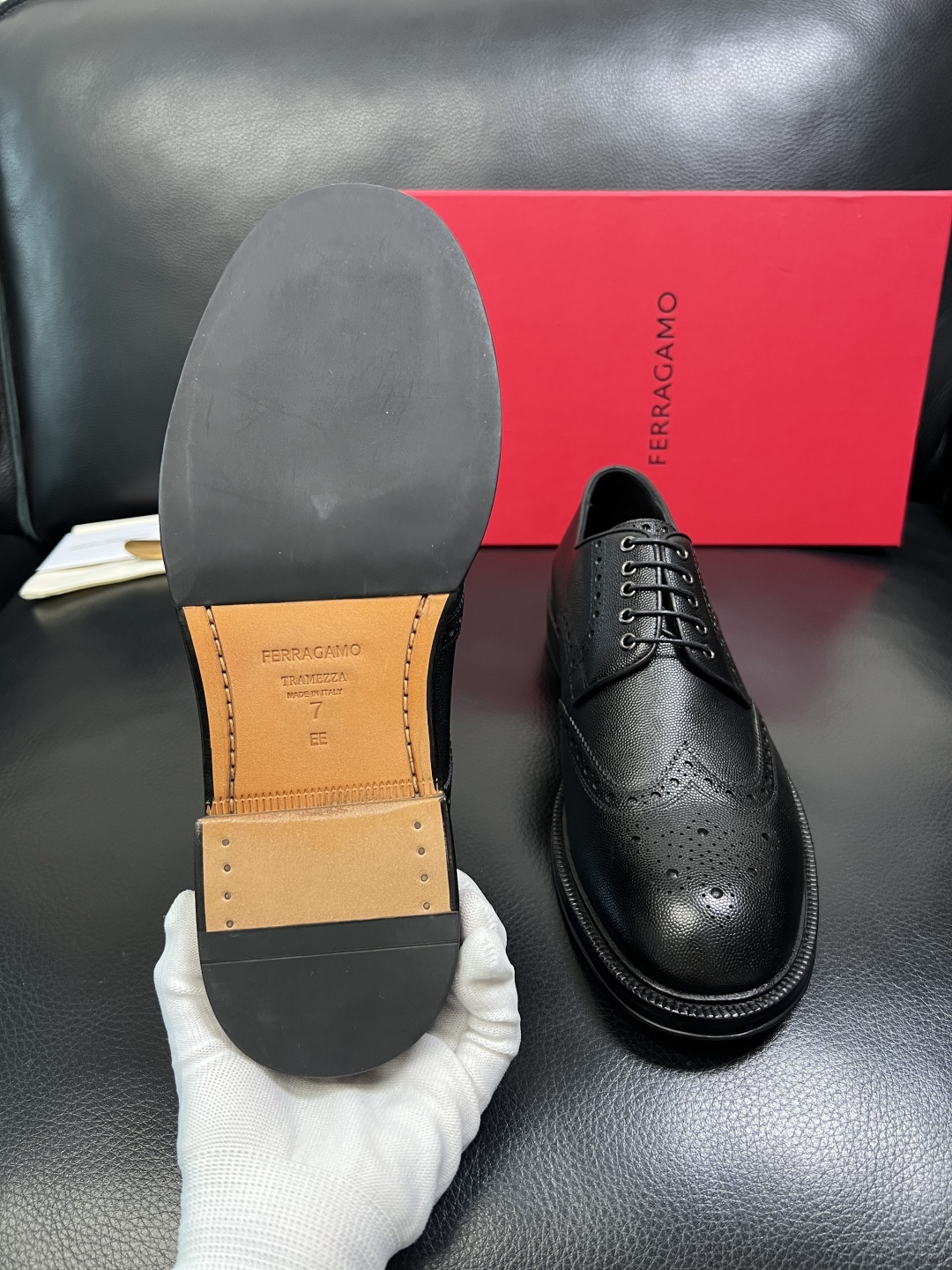 Ferragamo 高品质 顶级工艺品 菲拉格慕 皮鞋 专柜同步发售原厂配置，意大利进口原版牛皮，进口水