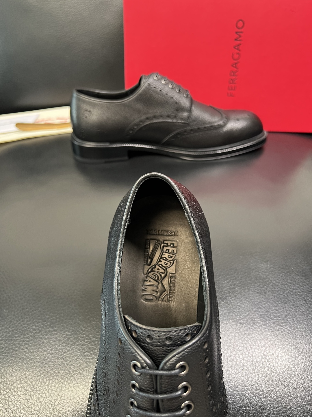 Ferragamo 高品质 顶级工艺品 菲拉格慕 皮鞋 专柜同步发售原厂配置，意大利进口原版牛皮，进口水