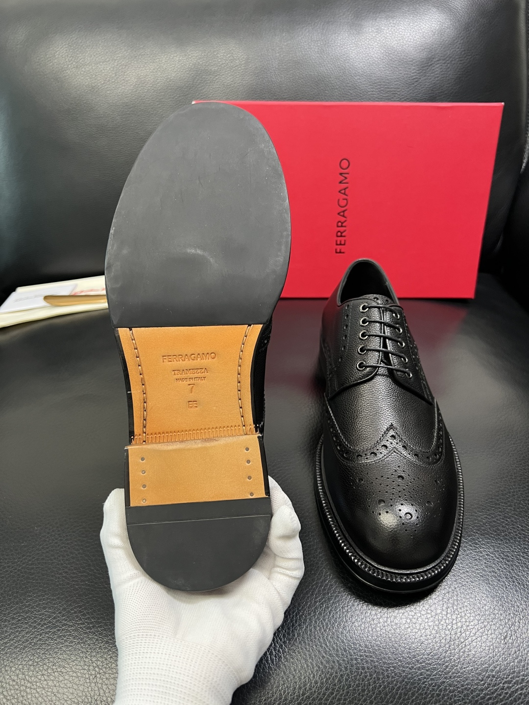 Ferragamo 高品质 顶级工艺品 菲拉格慕 皮鞋 专柜同步发售原厂配置，意大利进口原版牛皮，进口水