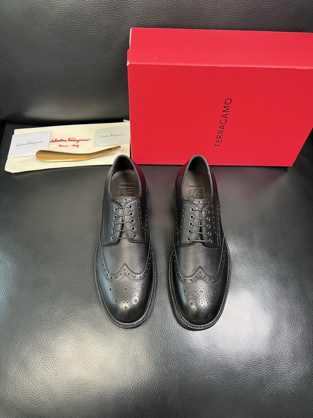 Ferragamo 高品质 顶级工艺品 菲拉格慕 皮鞋 专柜同步发售原厂配置，意大利进口原版牛皮，进口水